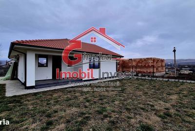 Casă cu 2 camere cu Teren 365 Mp în Central - 2