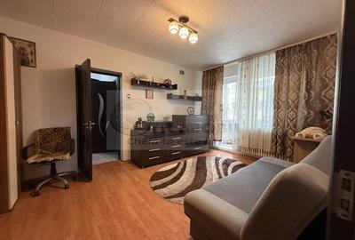 2 CAMERE TATARASI SCOALA 4 IONET TEODOREANU , GEAM LA BAIE, CENTRALA. - 15