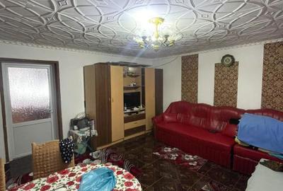 Casă cu 3 camere cu Teren 320 Mp în Central - 1