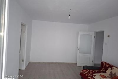 Apartament cu 2 camere semidecomandat în Florilor - 6