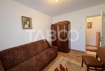 Apartament decomandat Strand 2 camere balcon etaj intermediar 3 - 10