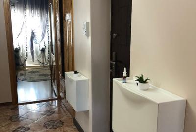 Apartament cu 3 Camere Decomandat in Zamca - 2