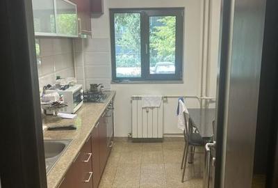 De închiriat apartament de 2 camere Titan, Sector 3 - 5