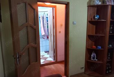 Proprietar vand Apartament 3 camere 2bai 68mp Etaj 6din8 Langa Mega Mall - 3