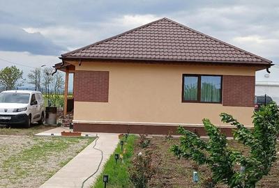 Casă cu 3 camere cu Teren 850 Mp în Vadu Pașii - 1