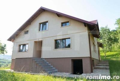 Casă cu 6 camere cu Teren 3000 Mp în Central - 4