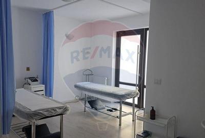 Spațiu comercial, de 105 mp, în Central - 3