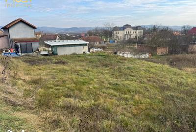 Casă cu 3 camere cu Teren 730 Mp în Bonț - 1