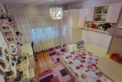 Apartament cu 4 camere decomandat în Calea București - 3