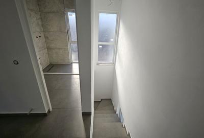 Casă cu 4 camere în Exterior Vest