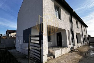 Casă cu 4 camere cu Canalizare în Central - 1