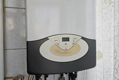 Vânzare apartament 2 camere decomandate – zona Nicolina,et 2 - 4