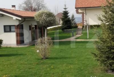 Casă cu 5 camere cu Teren 2743 Mp în Sud - 2