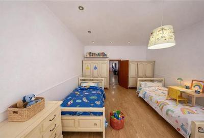 Apartament cu 4 camere decomandat, mobilat în Central - 4