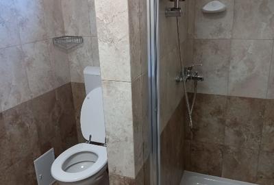 Vind  CASA  FAMILIARA sau cu destinatie PENSIUNE  cu 5 camere  5 bai - 7