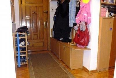 Apartament cu 3 camere decomandat în Între Lacuri