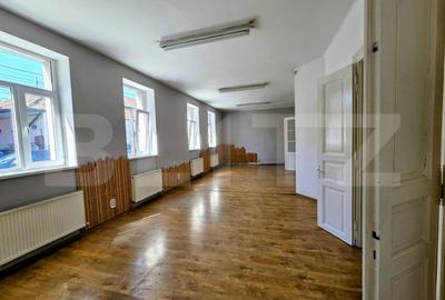 Spațiu comercial, de 110 mp, în Central