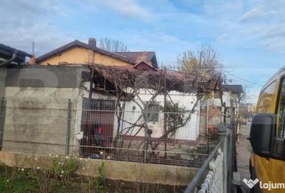 Casă cu 2 camere cu Teren 225 Mp în Central - 1