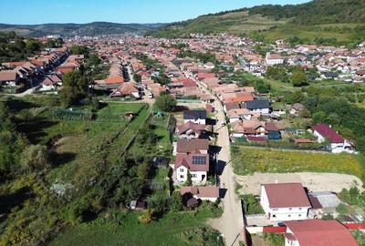 Teren de 842 mp, în Est - 12