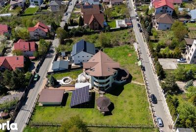 Casă cu 9 camere cu Teren 1861 Mp în Păcurari