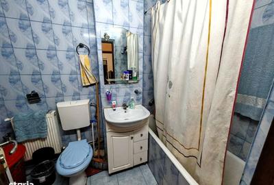 Apartament cu 2 camere nedecomandat în Republicii