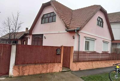 Casă cu 3 camere în Central - 8