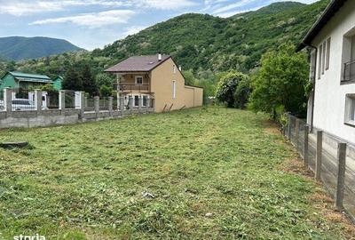 Teren de 2486 mp, în Central
