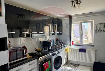 Apartament cu 4 camere decomandat, mobilat în Ultracentral