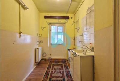 Apartament cu 2 camere decomandat în Tractorul - 5
