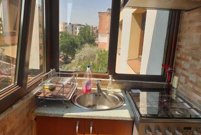 Apartament cu 3 camere decomandat în Central - 1