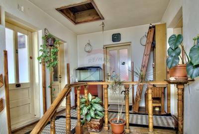 Casă cu 7 camere cu Teren 800 Mp în Central - 14