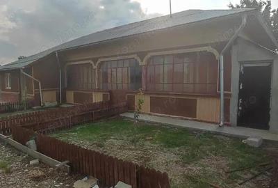 Casă cu 5 camere cu Teren 2500 Mp în Central - 15