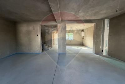 Casa cu 4 camere la gri de vanzare in Sura Mare - 3