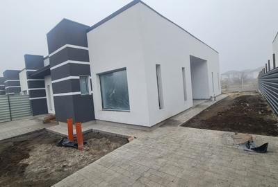 Casă individuală cu 4 camere cu Teren 410 Mp în Berceni - 2