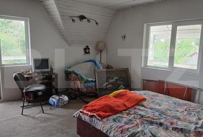 Casa 5 camere , 300 mp;  Teren - 2000 mp . Viile Satu Mare - 14