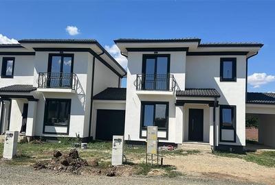 Casă cu 5 camere cu Canalizare în Dumbrăvița