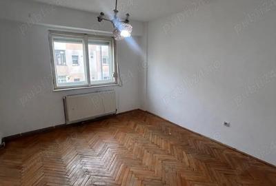 Apartament cu 3 camere decomandat în Micro 16 - 10