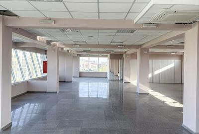 Spațiu comercial, de 700 mp, în Central - 1