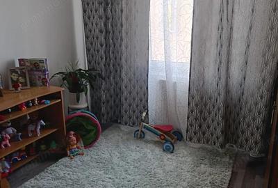 Apartament cu 4 camere semidecomandat în Apărătorii Patriei - 2