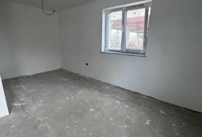 Casă cu 7 camere cu Teren 150 Mp în Rădăuți - 3