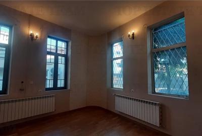 Casa individuala, 4 camere, Ultracentral, curte , renovata integral,  de inchiri - 6