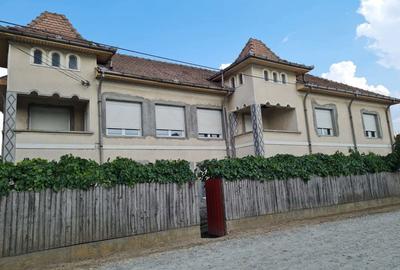 Casă cu 12 camere în Cernele - 2
