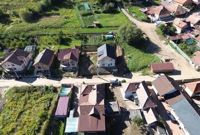 Teren de 842 mp, în Est - 5