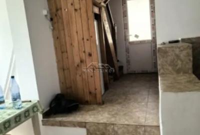 Casă cu 4 camere cu Teren 335 Mp în Central
