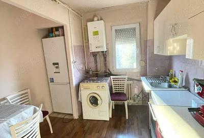 Apartament cu 3 camere decomandat, mobilat în Take Ionescu