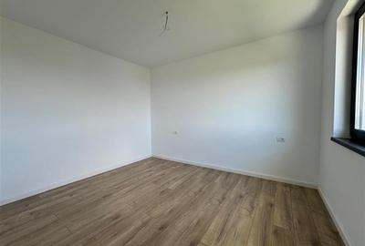 VILA IN CORBEANCA - OSTRATU // CURTE 364 MP // 5 CAMERE - 12