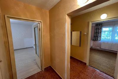Apartament 3 camere - Micro 16 Str. Sanatatii - 12
