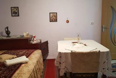 Casă cu 3 camere în Siretu