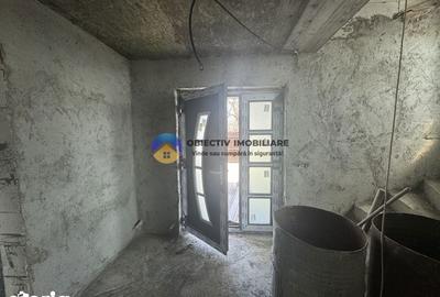 Casă cu 4 camere cu Teren 953 Mp în Girov - 8