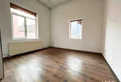 Casă cu 4 camere cu Canalizare în Central - 10